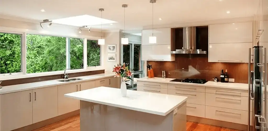 Kitchen cabinet refacing and remodel results in a modern kitchen in Fort Lauderdale, FL
